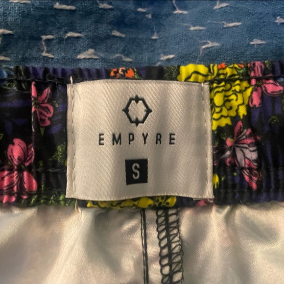 Shorts - Picture 2 of 3